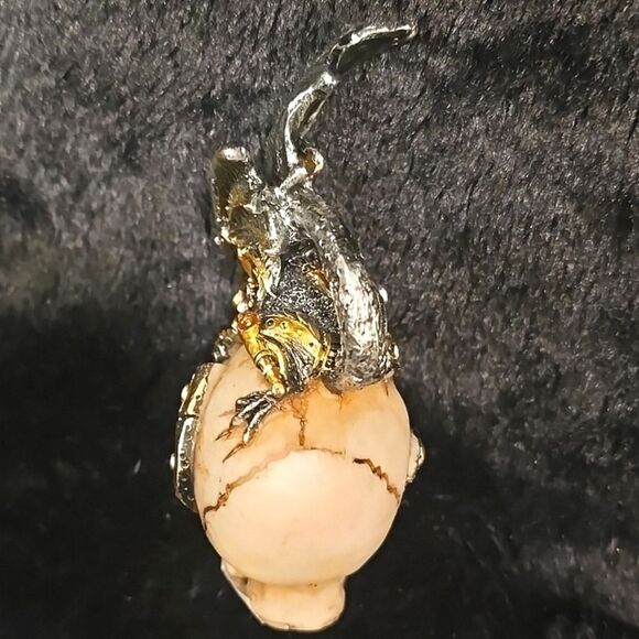 Nemesis Now Steel Wing Skull Figurine - Picture 9 of 10